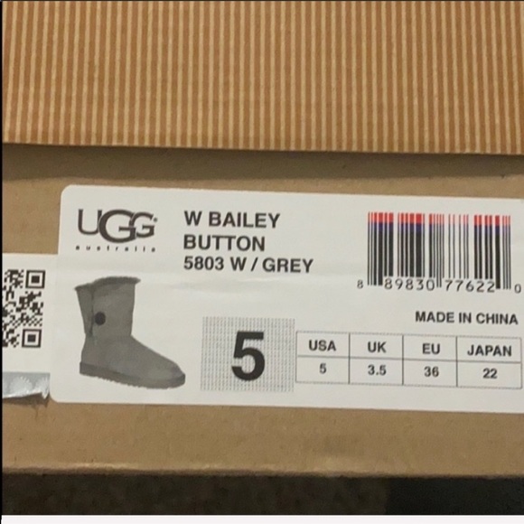 COPY - Ugg Grey Bailey Button Boots Size 5 - Picture 8 of 9